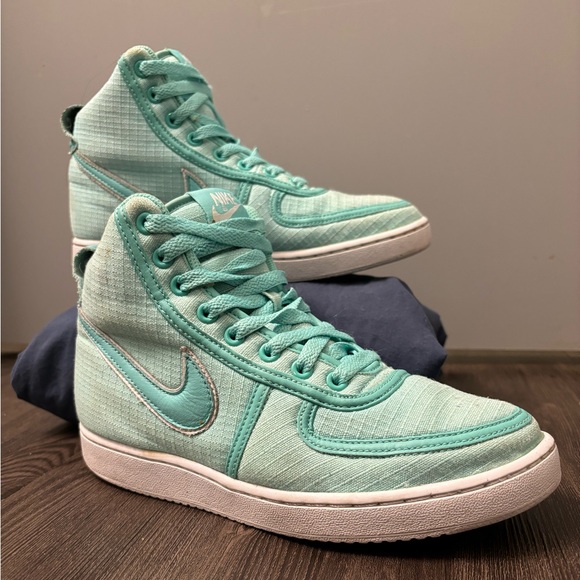 Mint Green Nike Sneakers - Picture 1 of 7